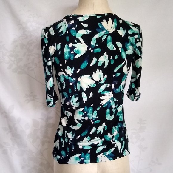 Ann Taylor blue floral keyhole blouse XXSP - Picture 4 of 6